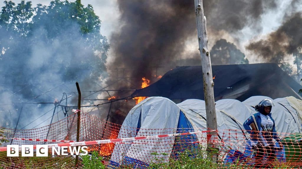 DR Congo Ebola Response Disrupted as Crowd Burns Hospital Tents After Burial Dispute