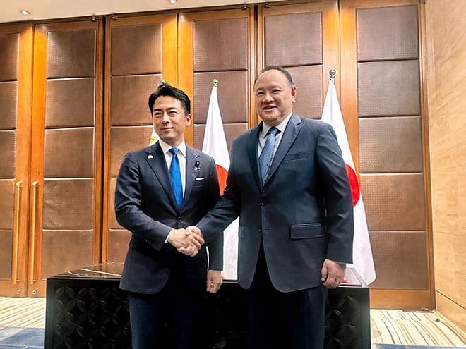 Japan and Philippines agree to fast-track destroyer transfer talks