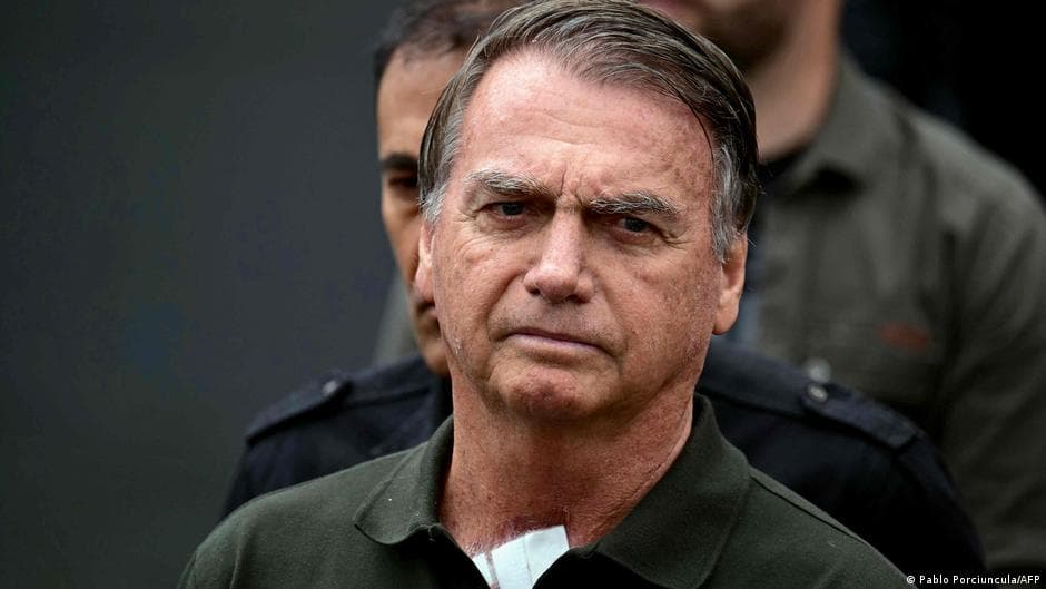 Brazil Supreme Court Justice Suspends Law That Would Reduce Bolsonaro's 27-Year Prison Sentence