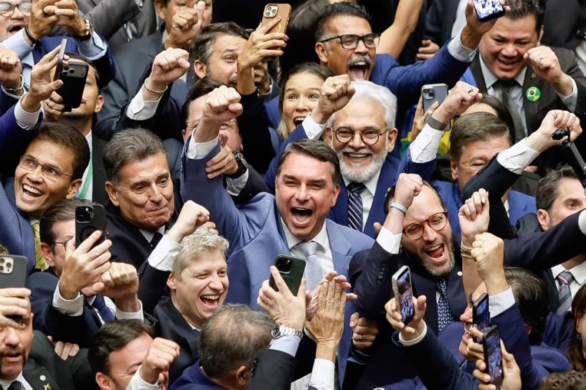 Brazil Congress overrides Lula veto, sharply reducing Bolsonaro's coup prison sentence