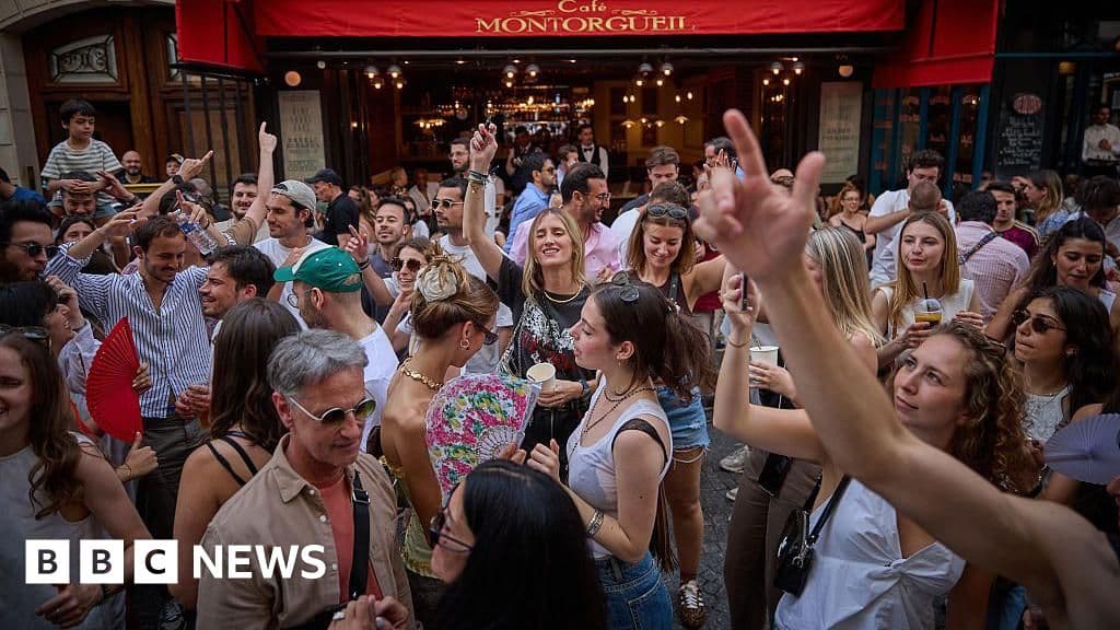France Bans Alcohol at Music Festival Events Under Red Heatwave Alert